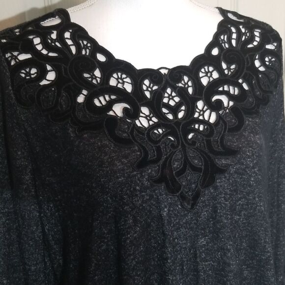 Passport, L/S Lace Detail Super Soft Top, NWT - Picture 4 of 8